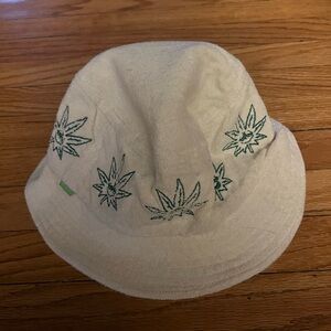 Huf weed leaf bucket hat